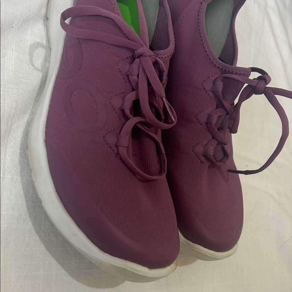 Oofos OOmg Women's Sport LS Low Shoe Size W11 Sneaker Plum - Picture 2 of 6
